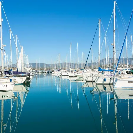 Eleni Agios Stephanos Villa *