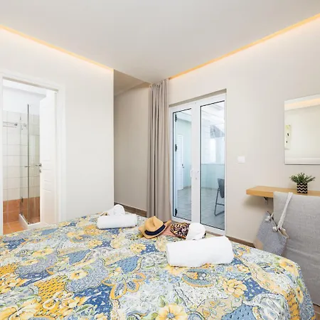 Eleni Agios Stephanos 빌라