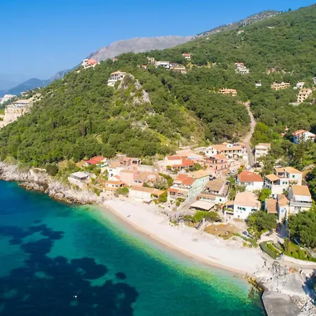 Eleni Agios Stephanos Vila *