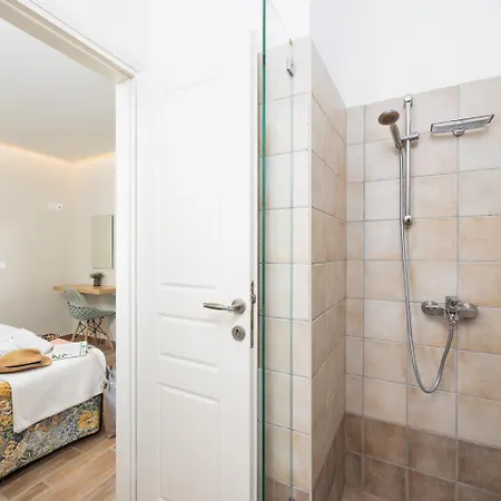 Eleni Agios Stephanos Vila *