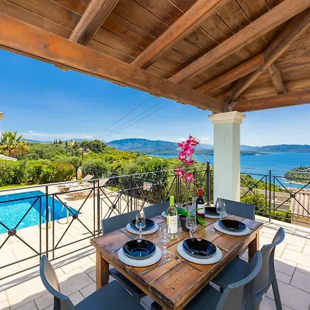 Vila Eleni Agios Stephanos *