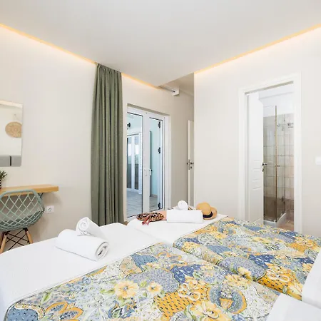 Villa Eleni Agios Stephanos *